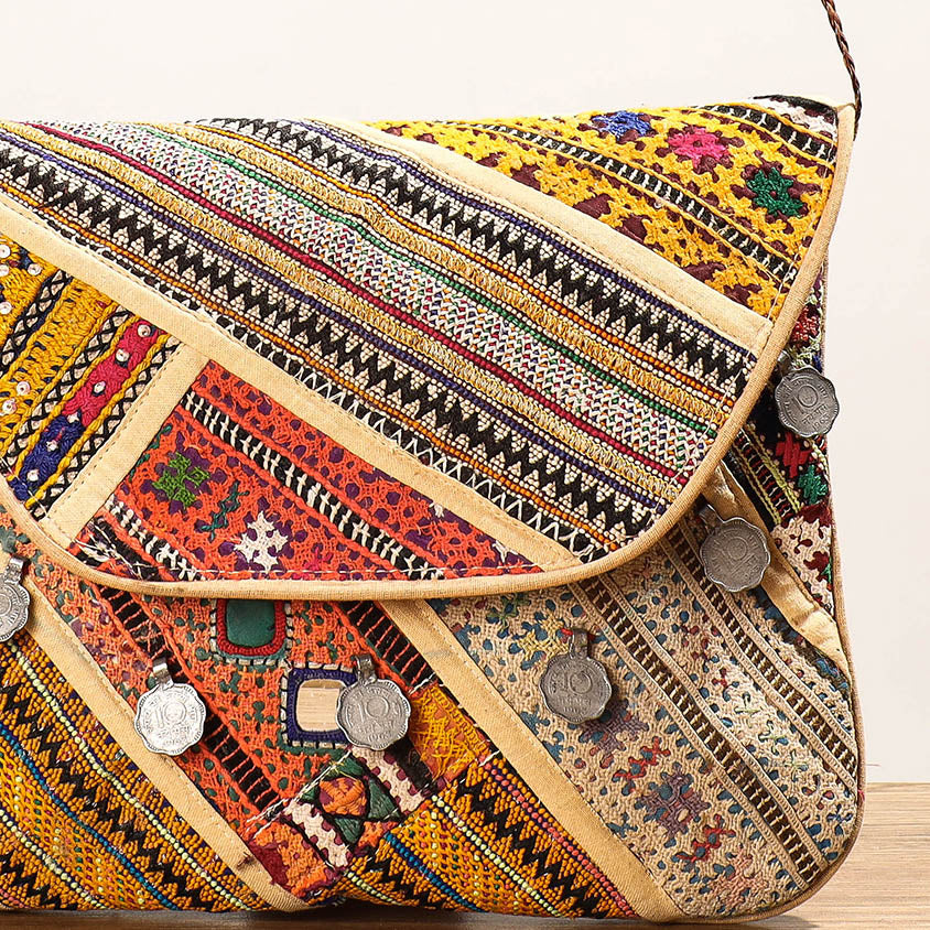  Banjara Vintage Embroidery Mirror & Coin Work Sling Bag Online at iTokri.com 