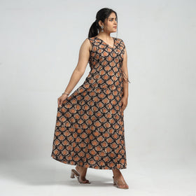 Buy Batik Printed Cotton Angrakha Sleeveless Flared Dress Online at iTokri.com