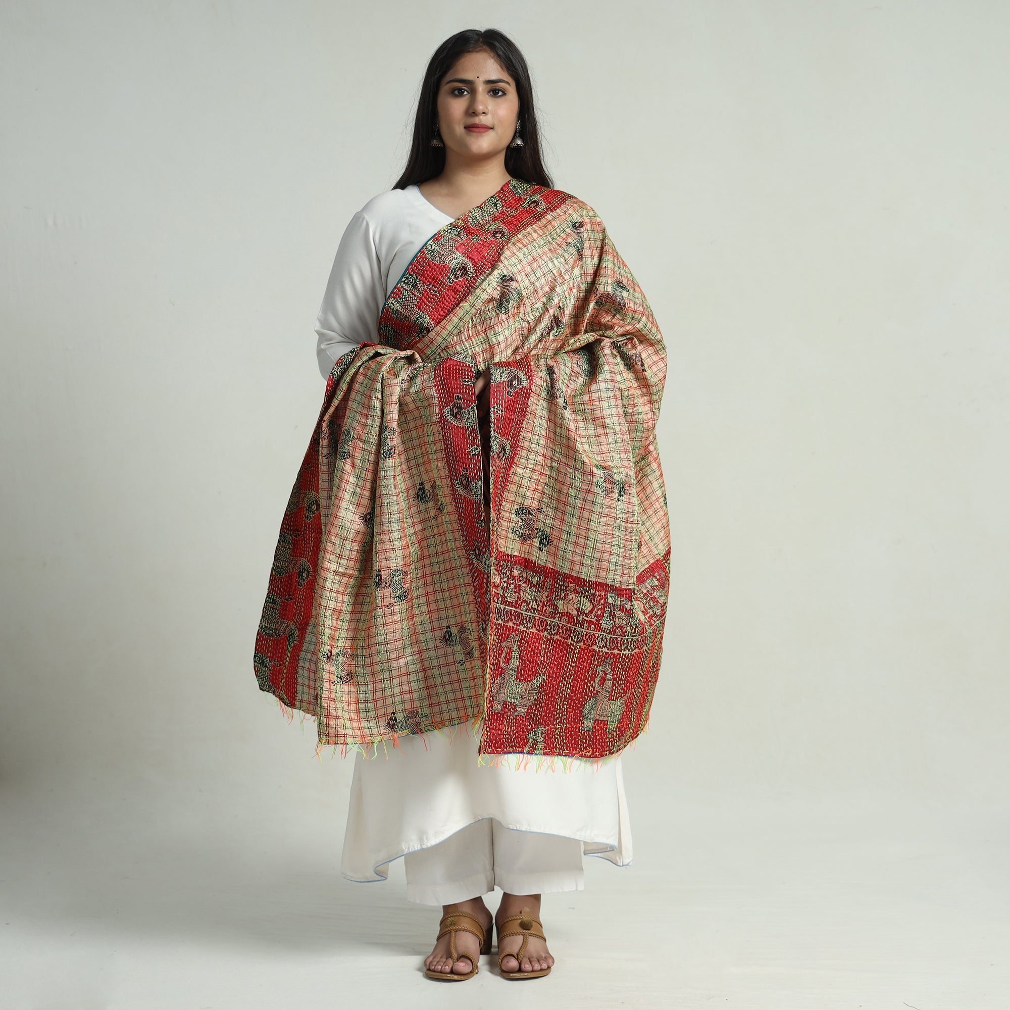 Buy Bengal Kantha Embroidery Patchwork Reversible Silk Dupatta 19 Online at iTokri.com