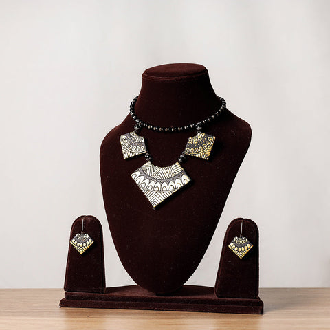 Buy Bishnupur Handpainted Terracotta Necklace Set Online at iTokri.com