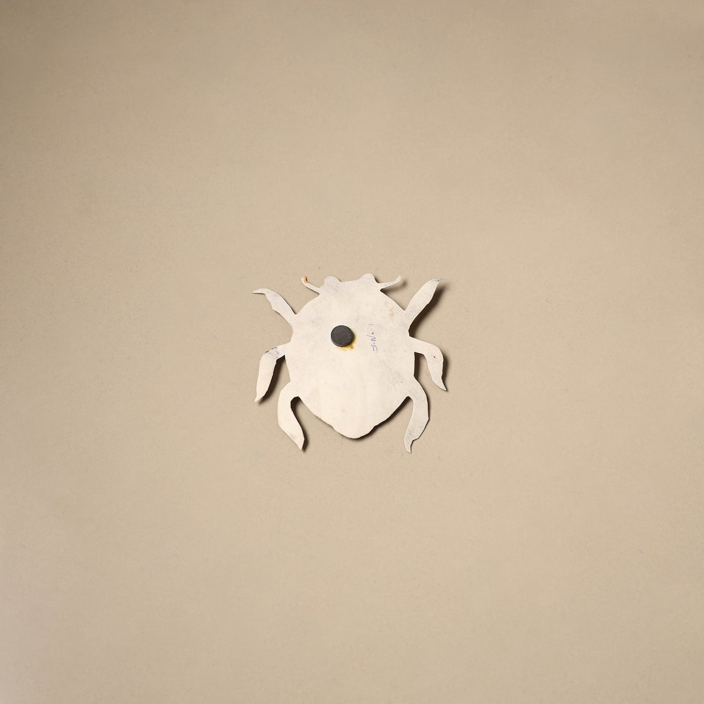 Bug - tholu bommalata leather puppet fridge magnet 06