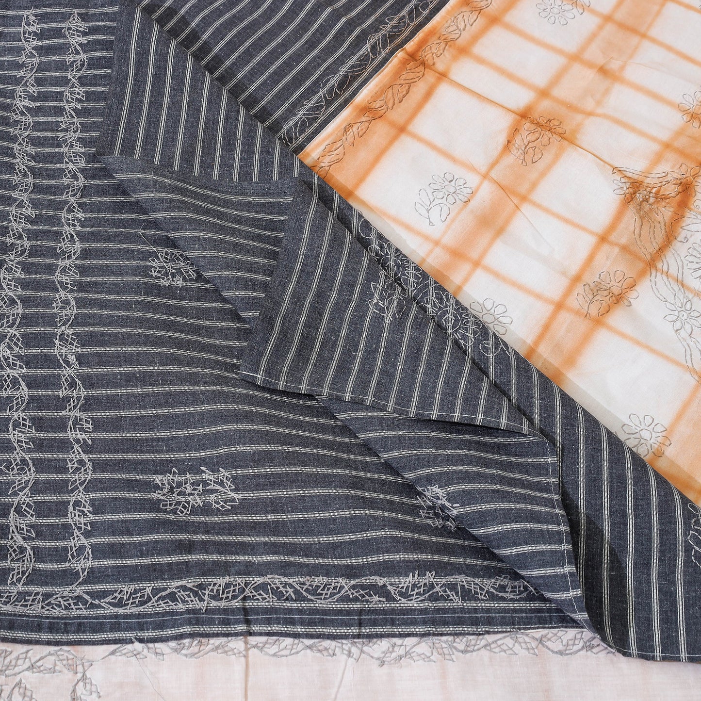 Buy Chikankari Hand Embroidery Cotton Double Bedcover with Pillow Covers at iTokri.com