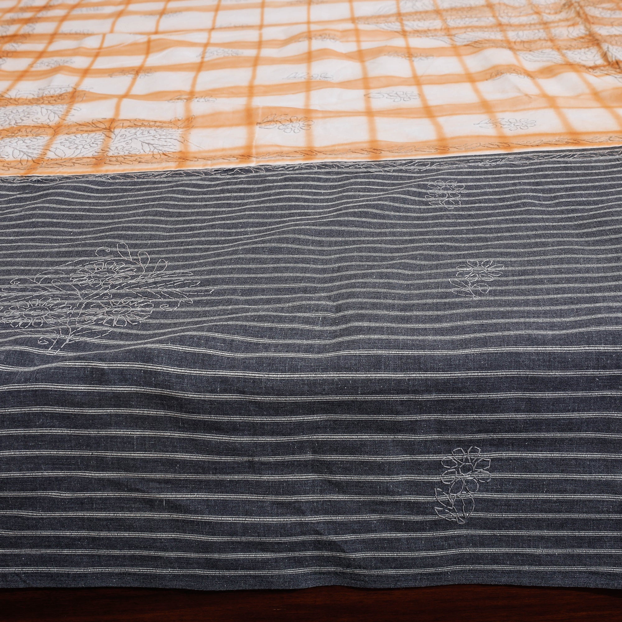 Buy Chikankari Hand Embroidery Cotton Double Bedcover with Pillow Covers at iTokri.com