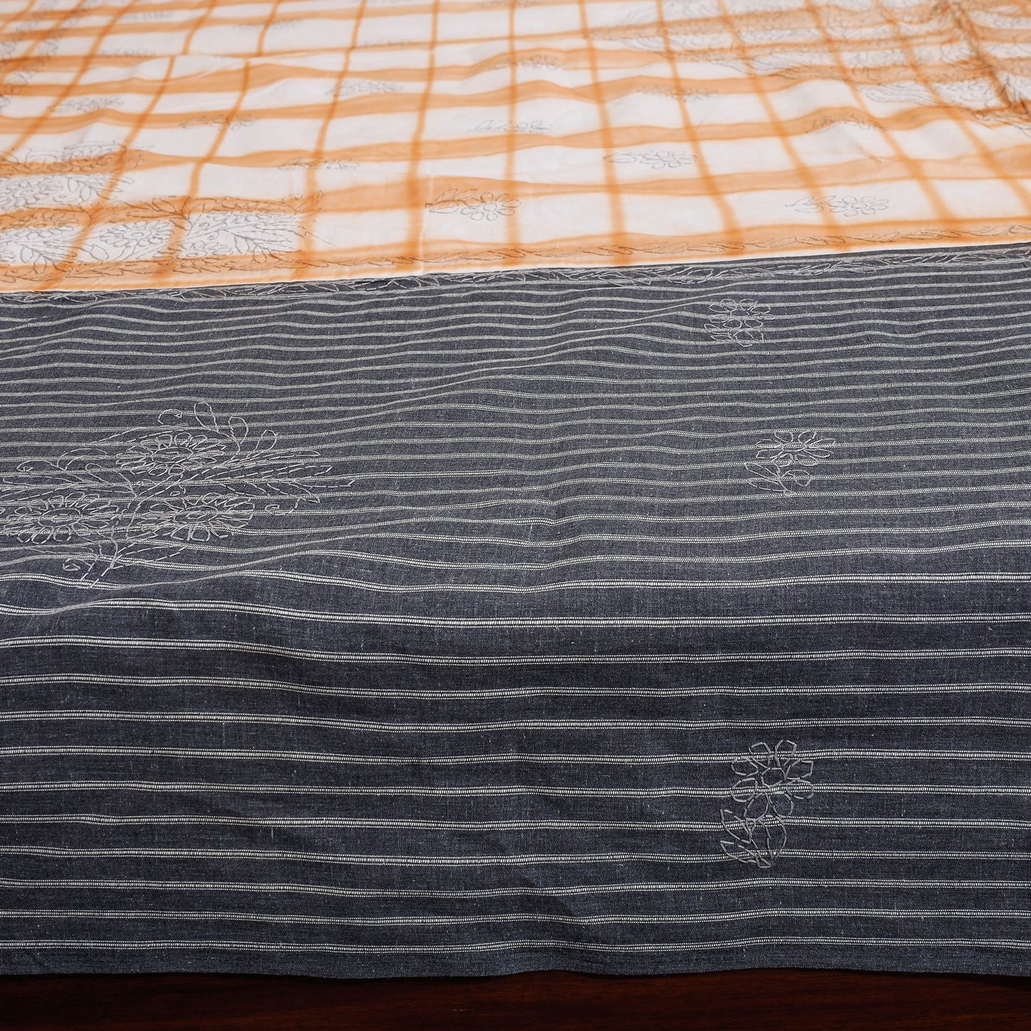 Buy Chikankari Hand Embroidery Cotton Double Bedcover with Pillow Covers at iTokri.com