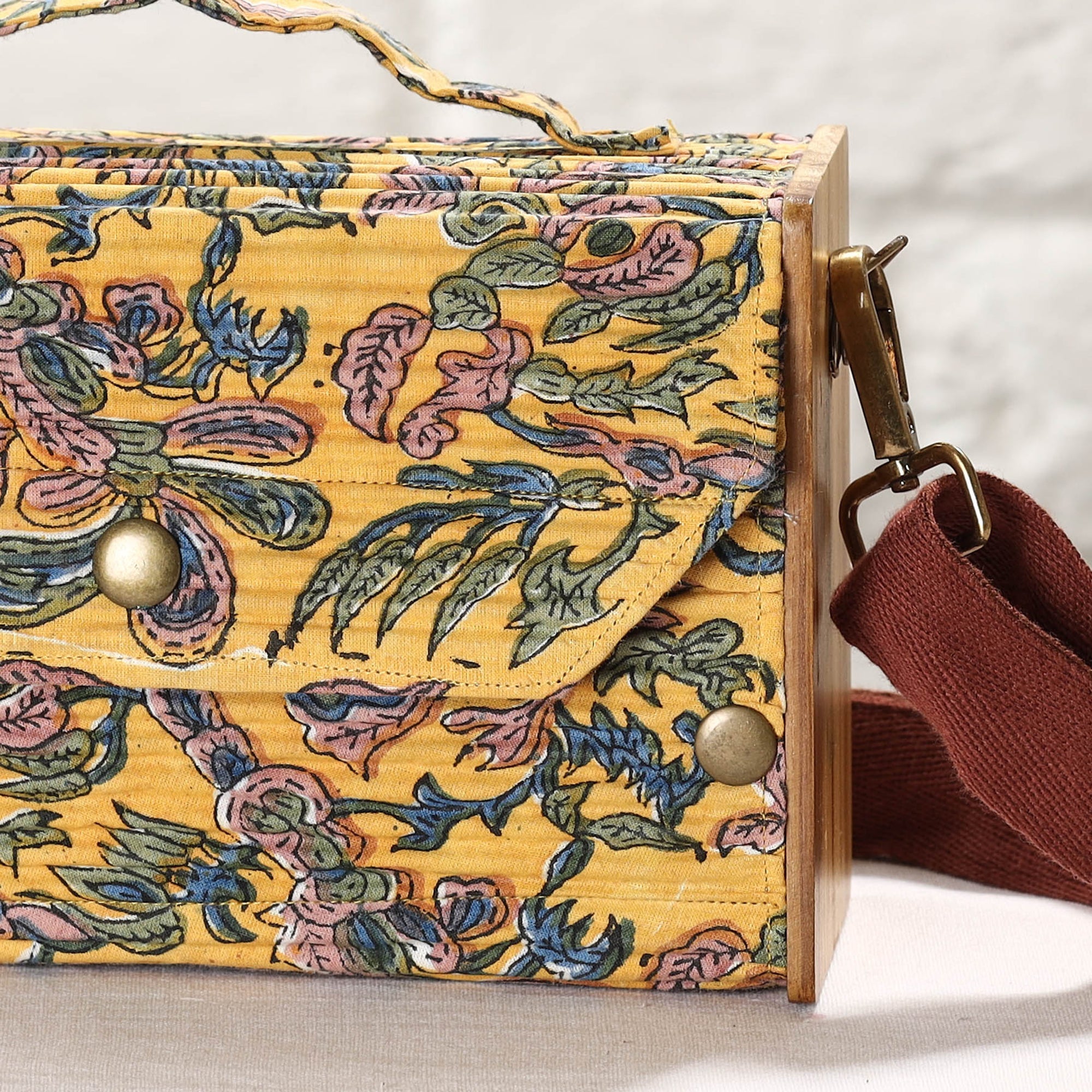 Buy DIY Box Sling Bag / Clutch with Changeable Sleeve Online at iTokri.com 