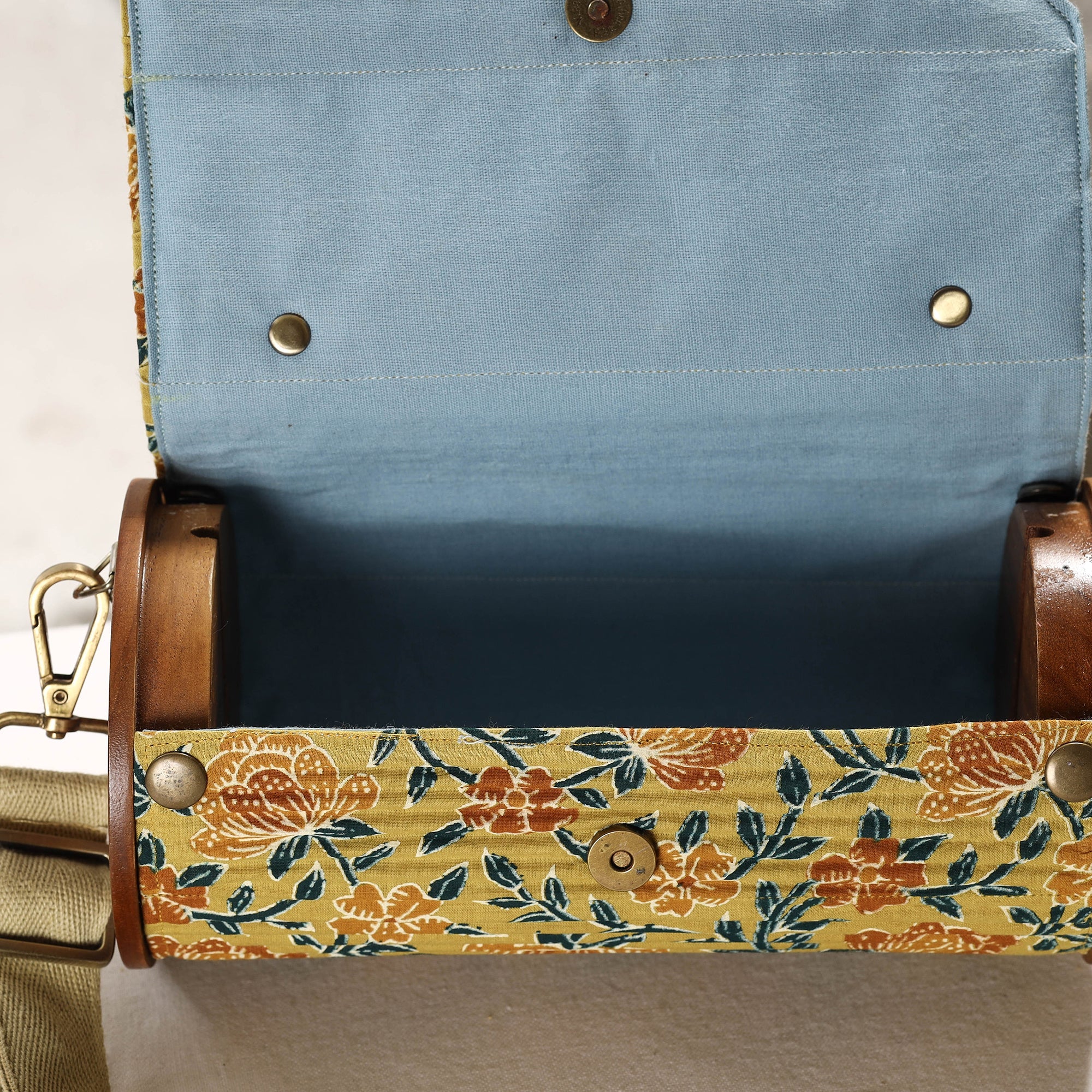 Multicolor DIY Round Sling Bag / Clutch With Changeable Sleeve