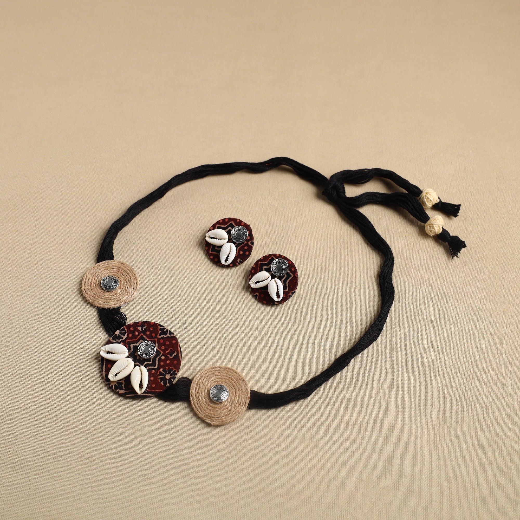 Fabart Jute Choker Necklace Set 