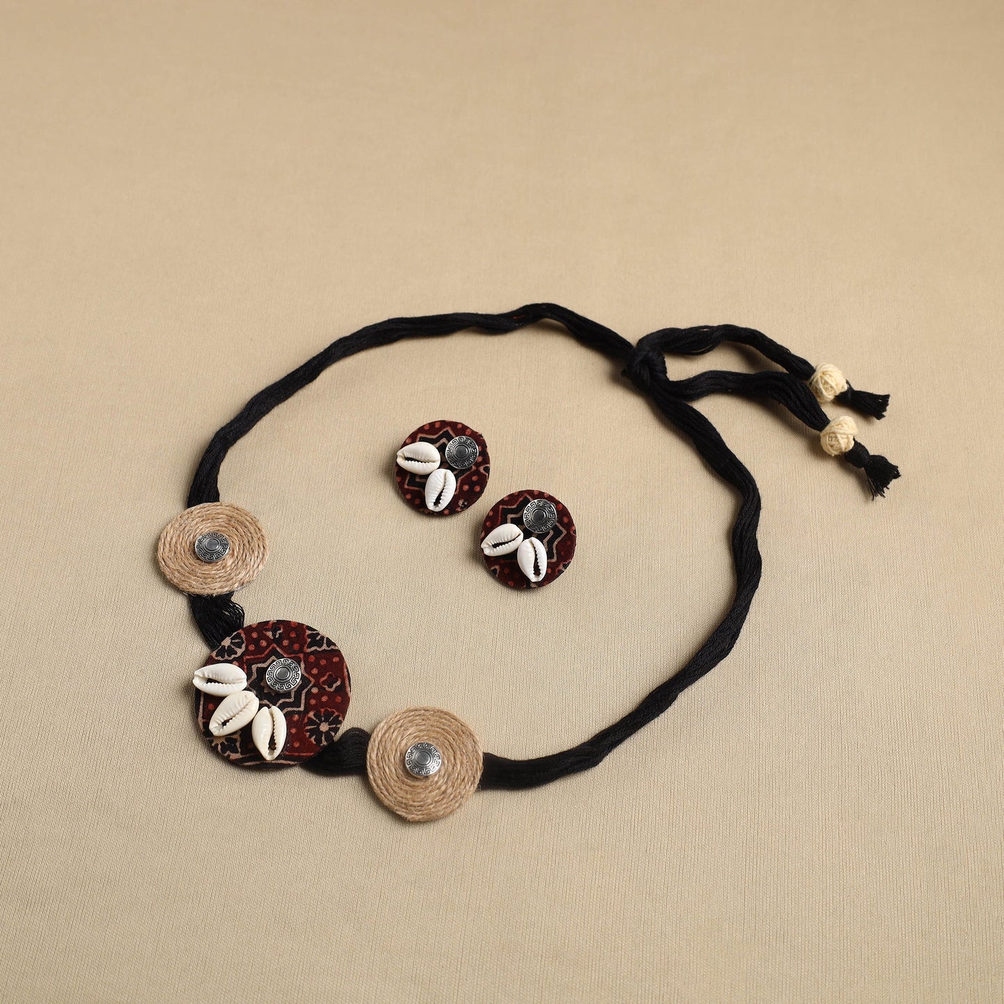 Fabart Jute Choker Necklace Set 