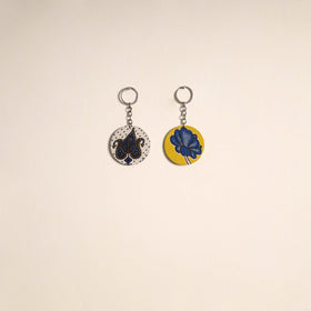 Multicolor - fabric-embellished wood keychain (set of 2) 04