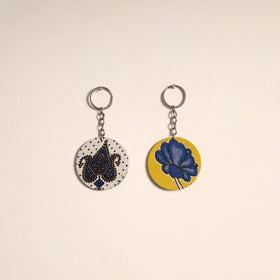 Multicolor - fabric-embellished wood keychain (set of 2) 04