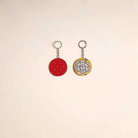 Multicolor - fabric-embellished wood keychain (set of 2) 09