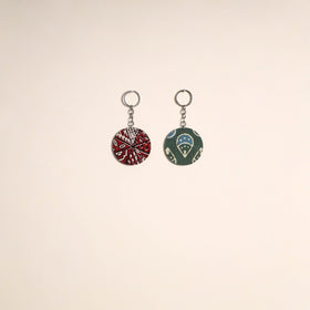 Multicolor - fabric-embellished wood keychain (set of 2) 11