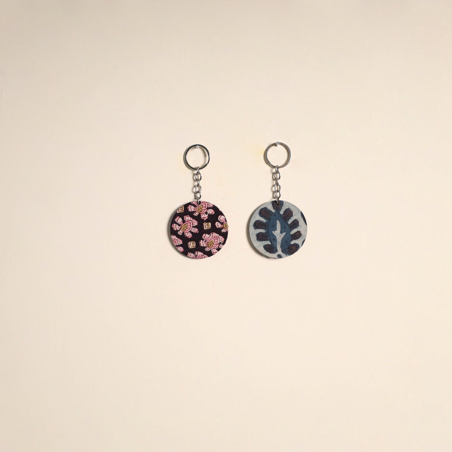 Multicolor - fabric-embellished wood keychain (set of 2) 36