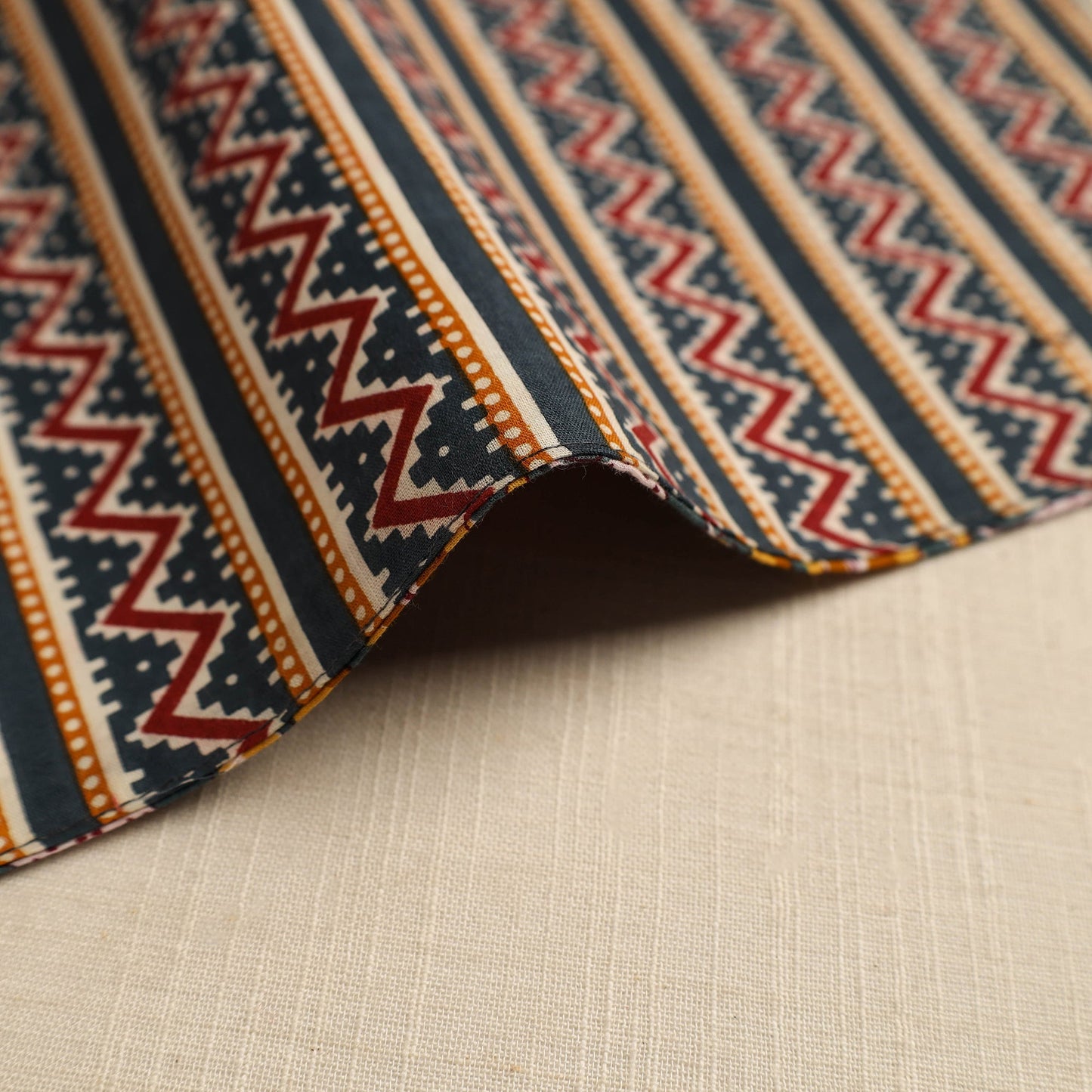  Multicolor Floral Print Cotton Reversible Table Mat 