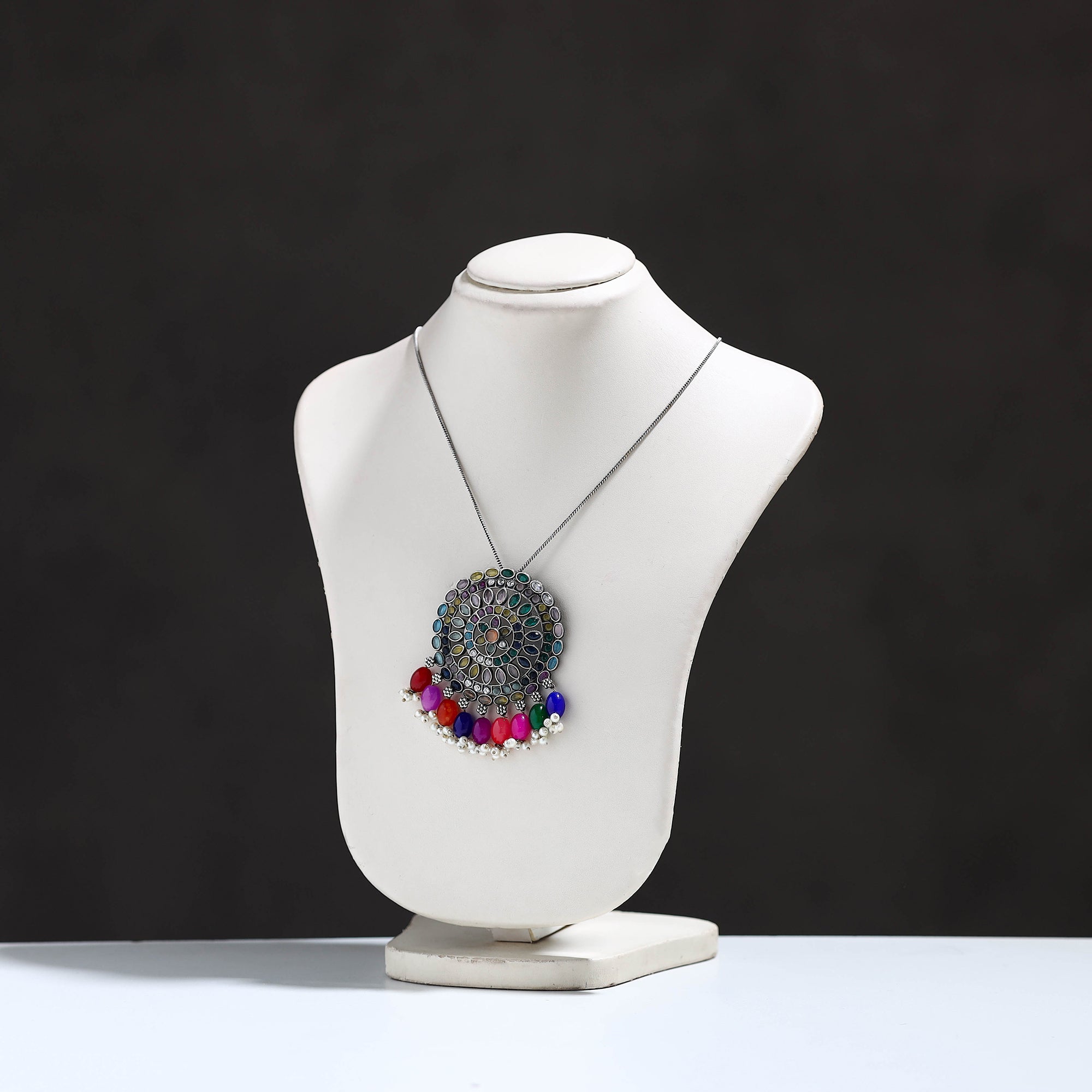  GS Stone Embedded Pendant Necklace