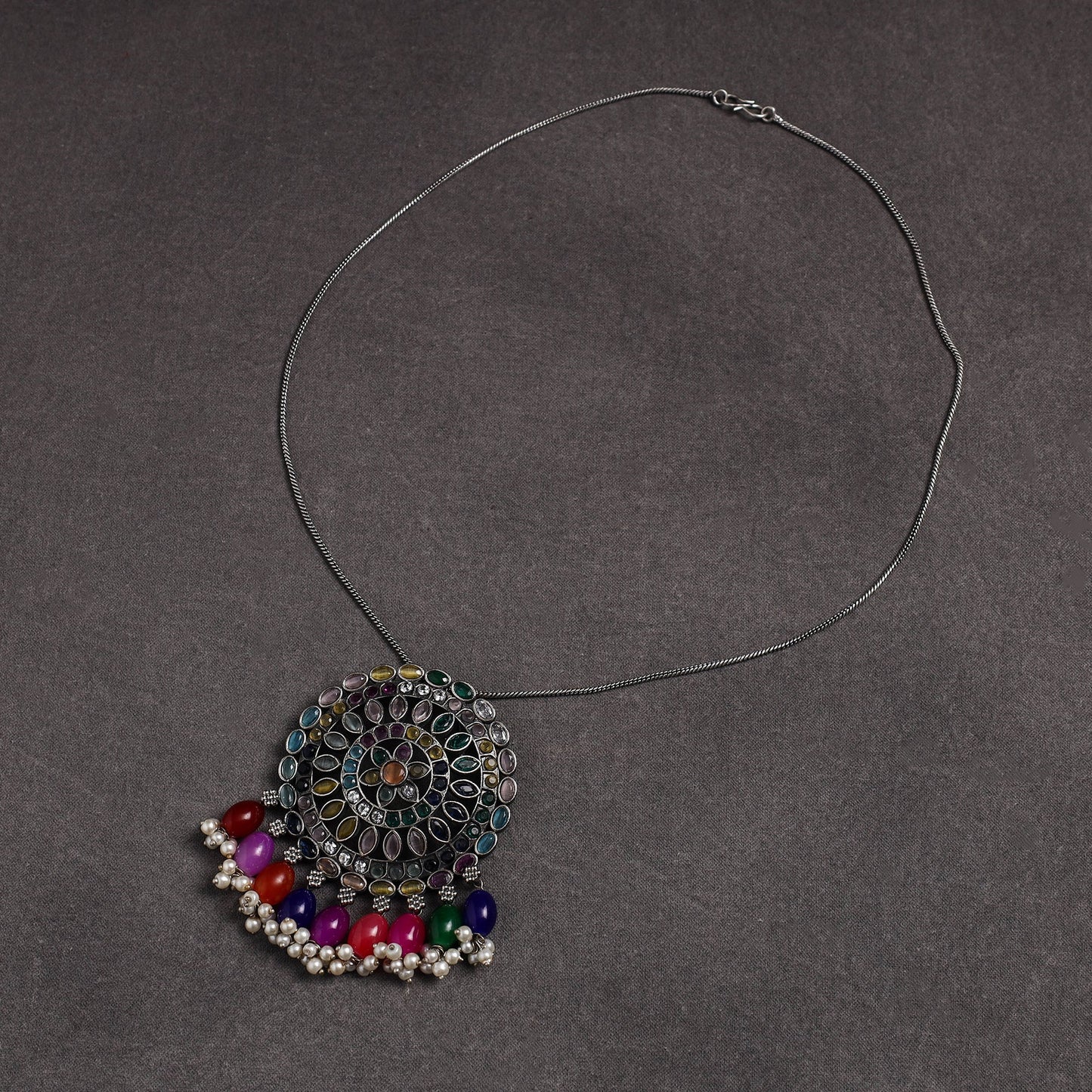  GS Stone Embedded Pendant Necklace