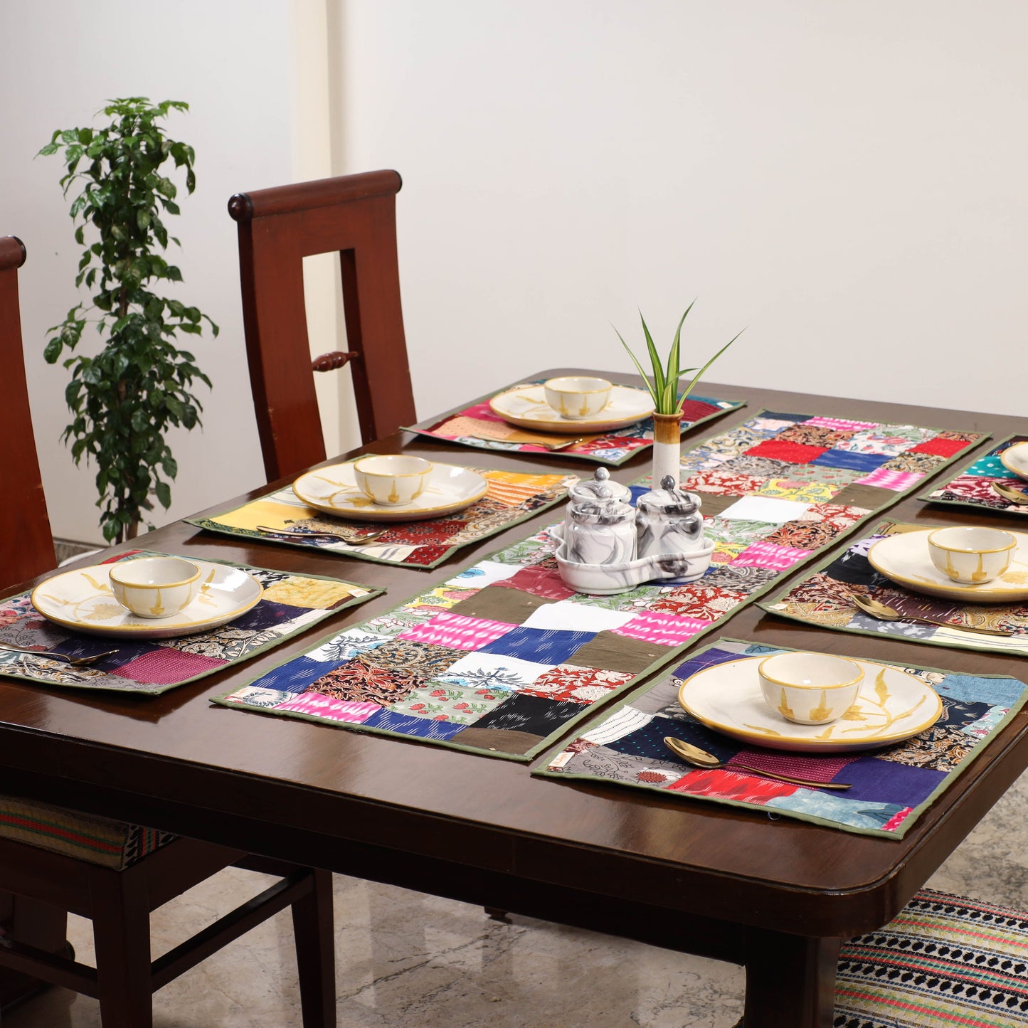 Multicolor - handcrafted cotton fusion table runner set