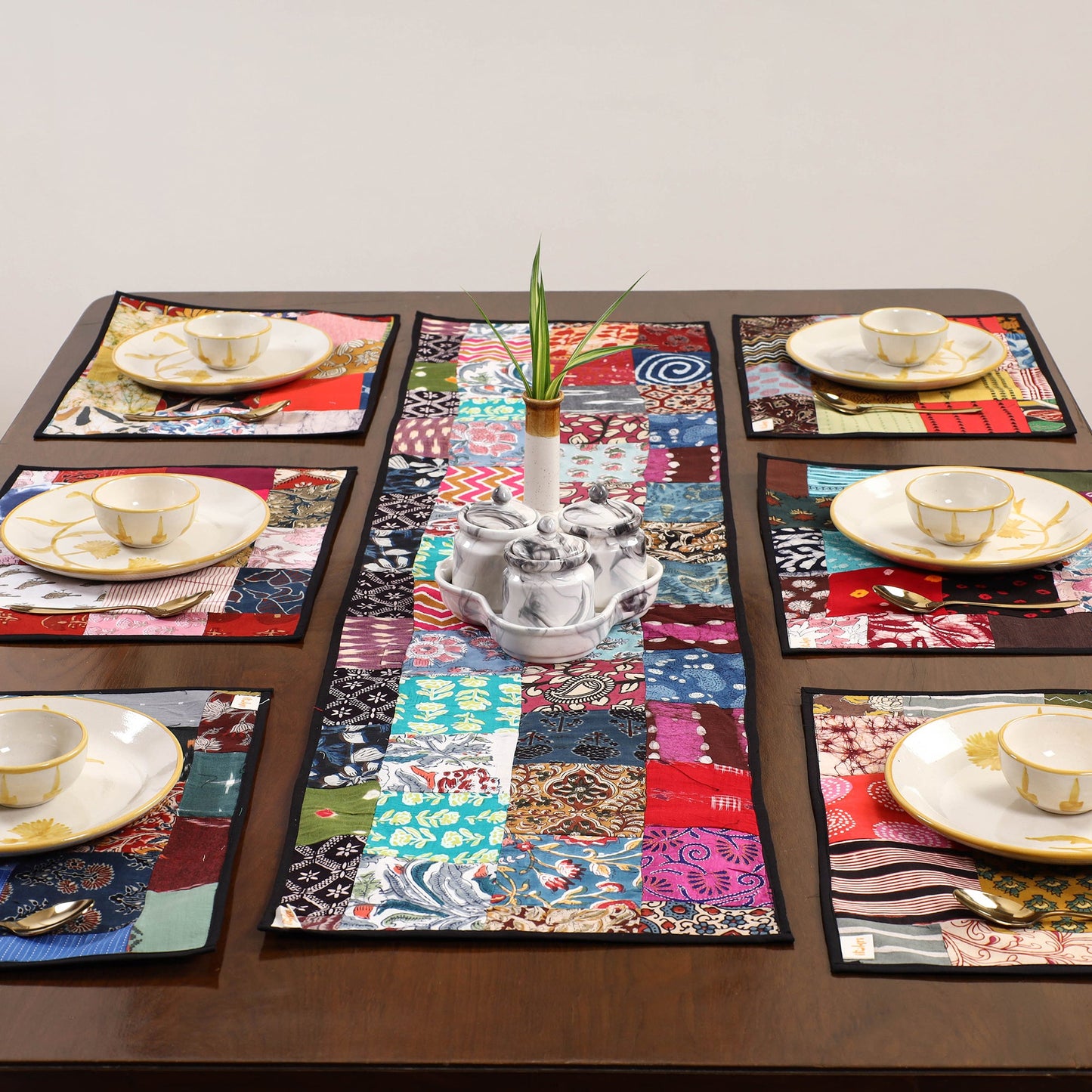 Multicolor - handcrafted cotton fusion table runner set