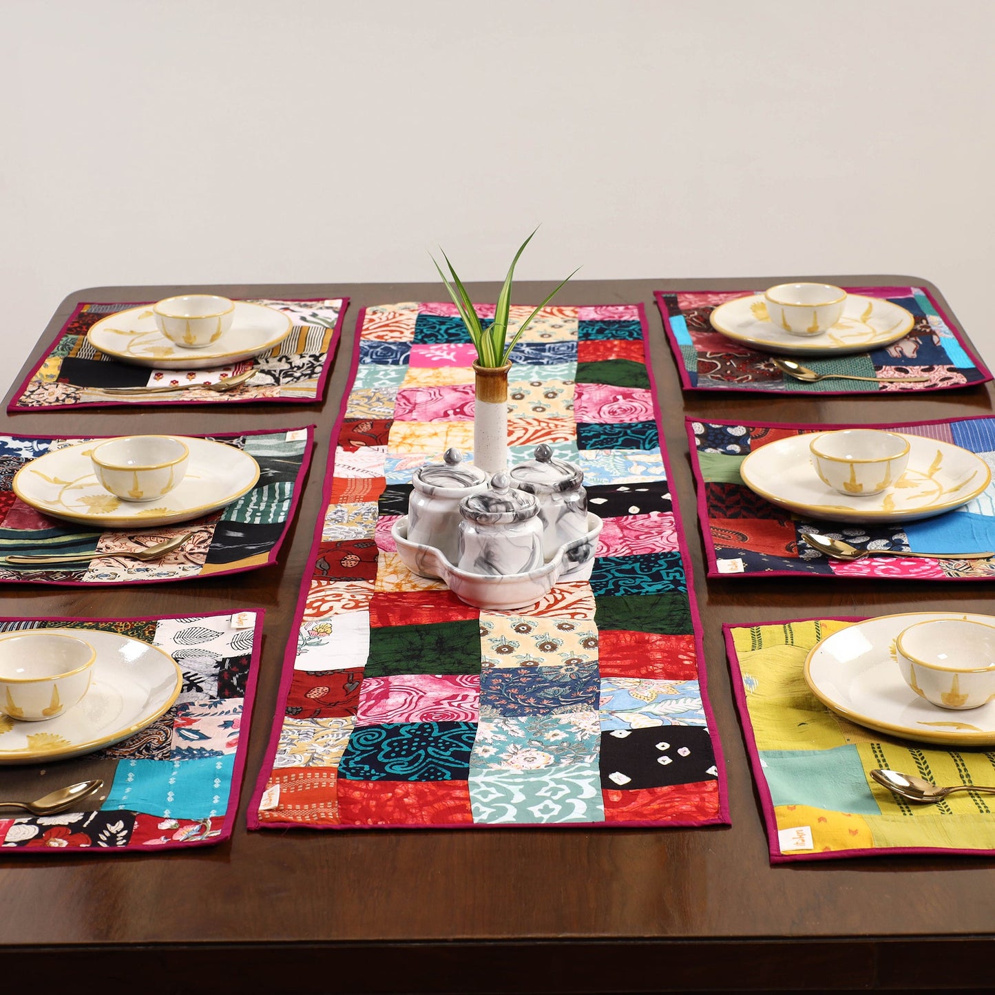 Multicolor - handcrafted cotton fusion table runner set