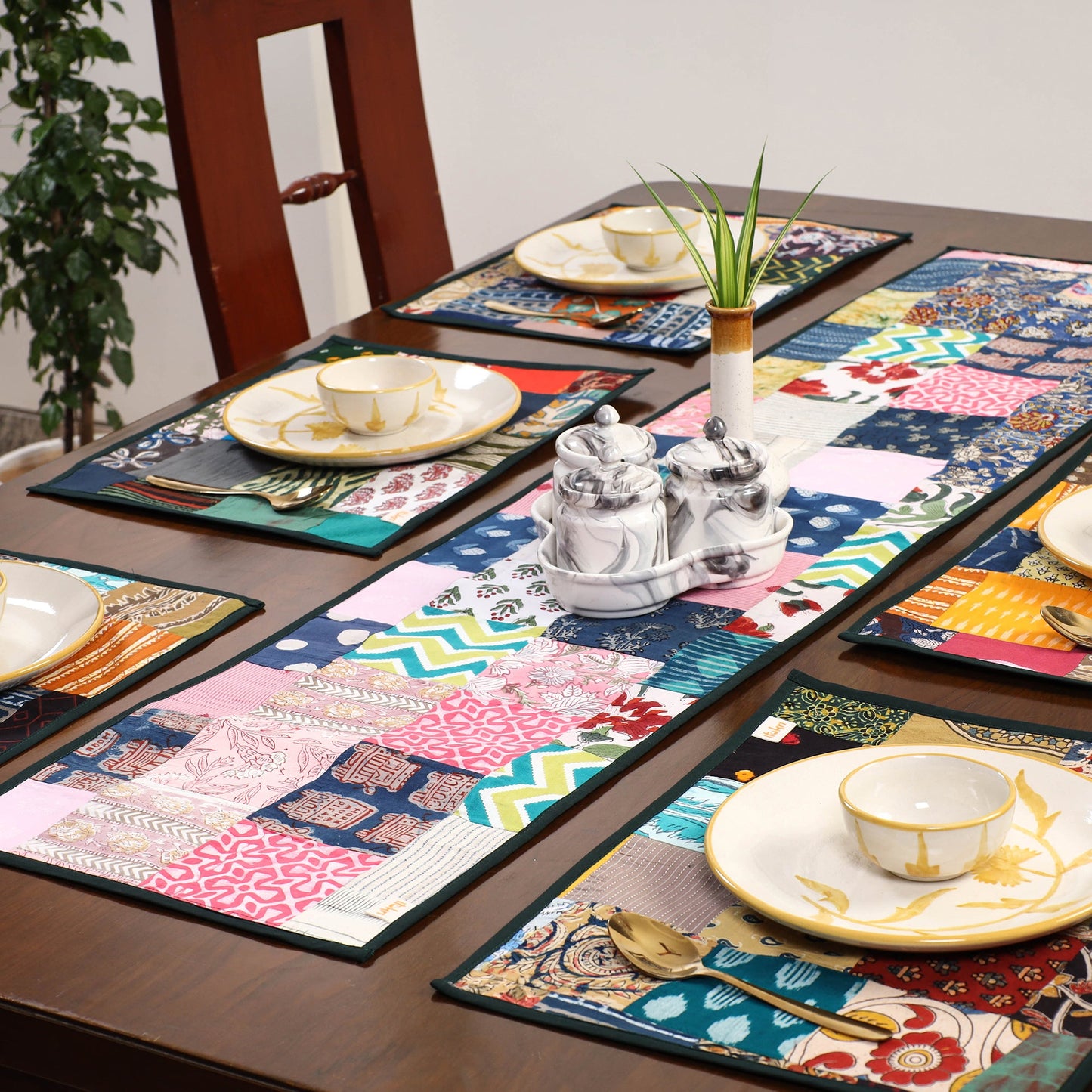 Multicolor - handcrafted cotton fusion table runner set