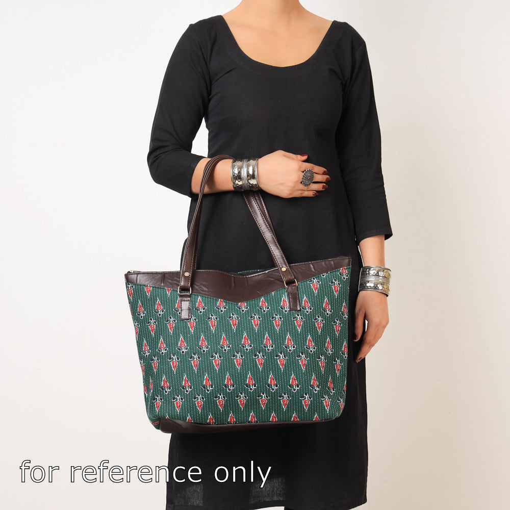 screen print shoulder bag