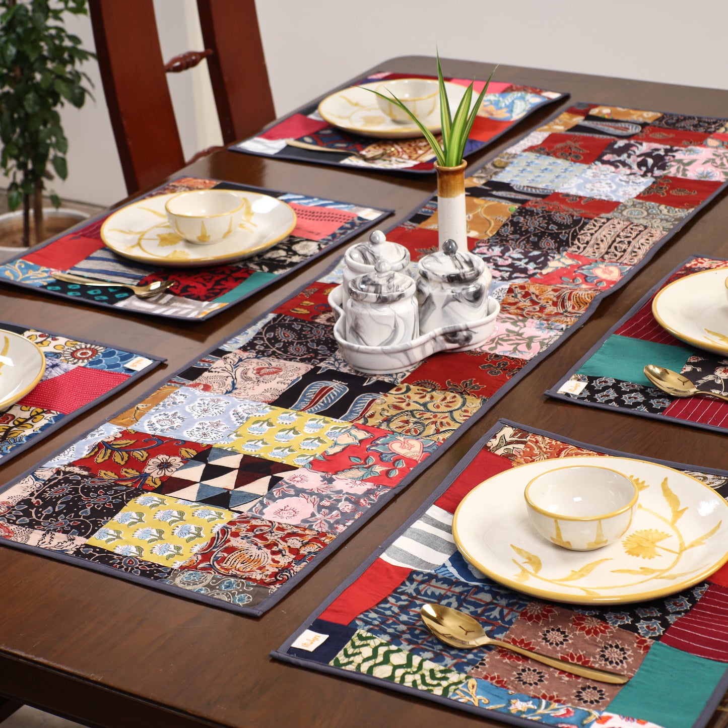 Multicolor - handcrafted cotton fusion table runner set