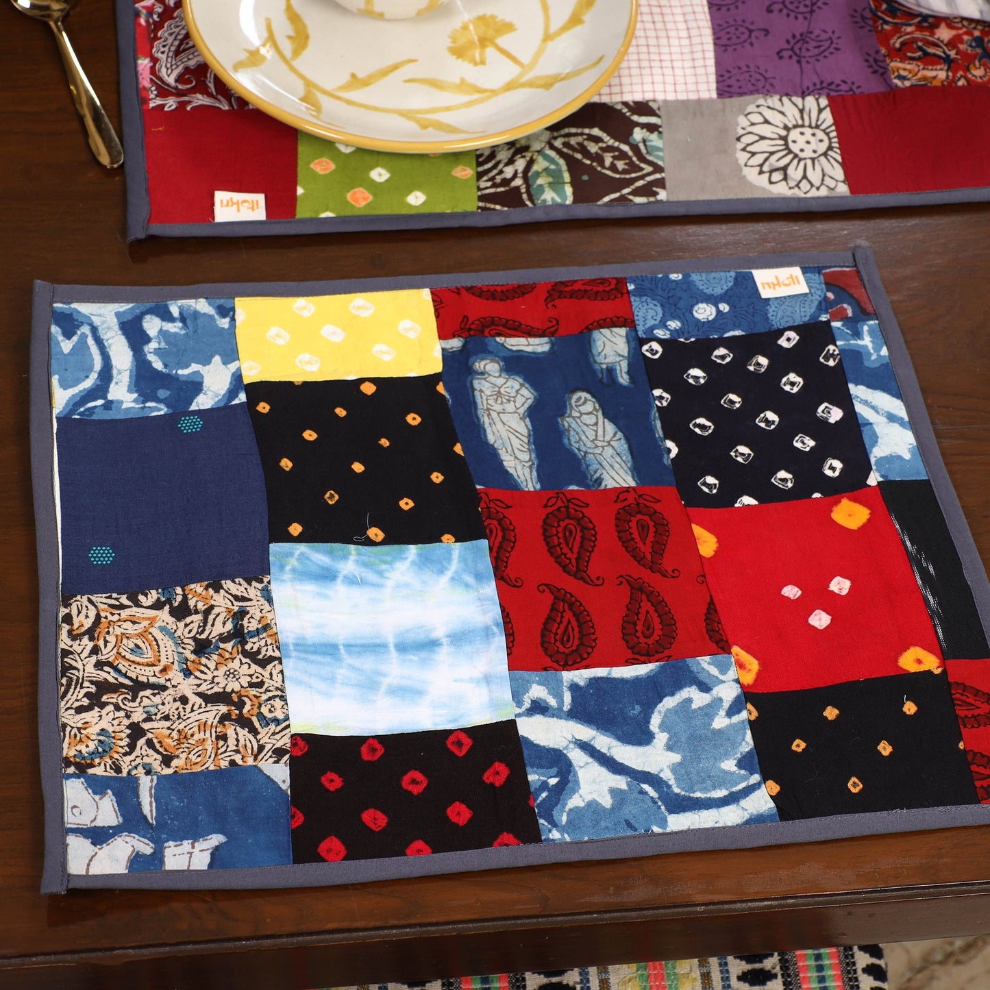 Multicolor - handcrafted cotton fusion table runner set