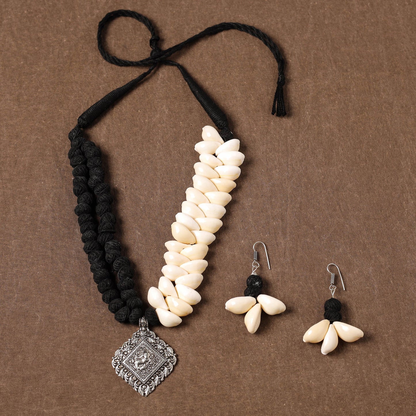 Multicolor - handcrafted german silver shell necklace set 05