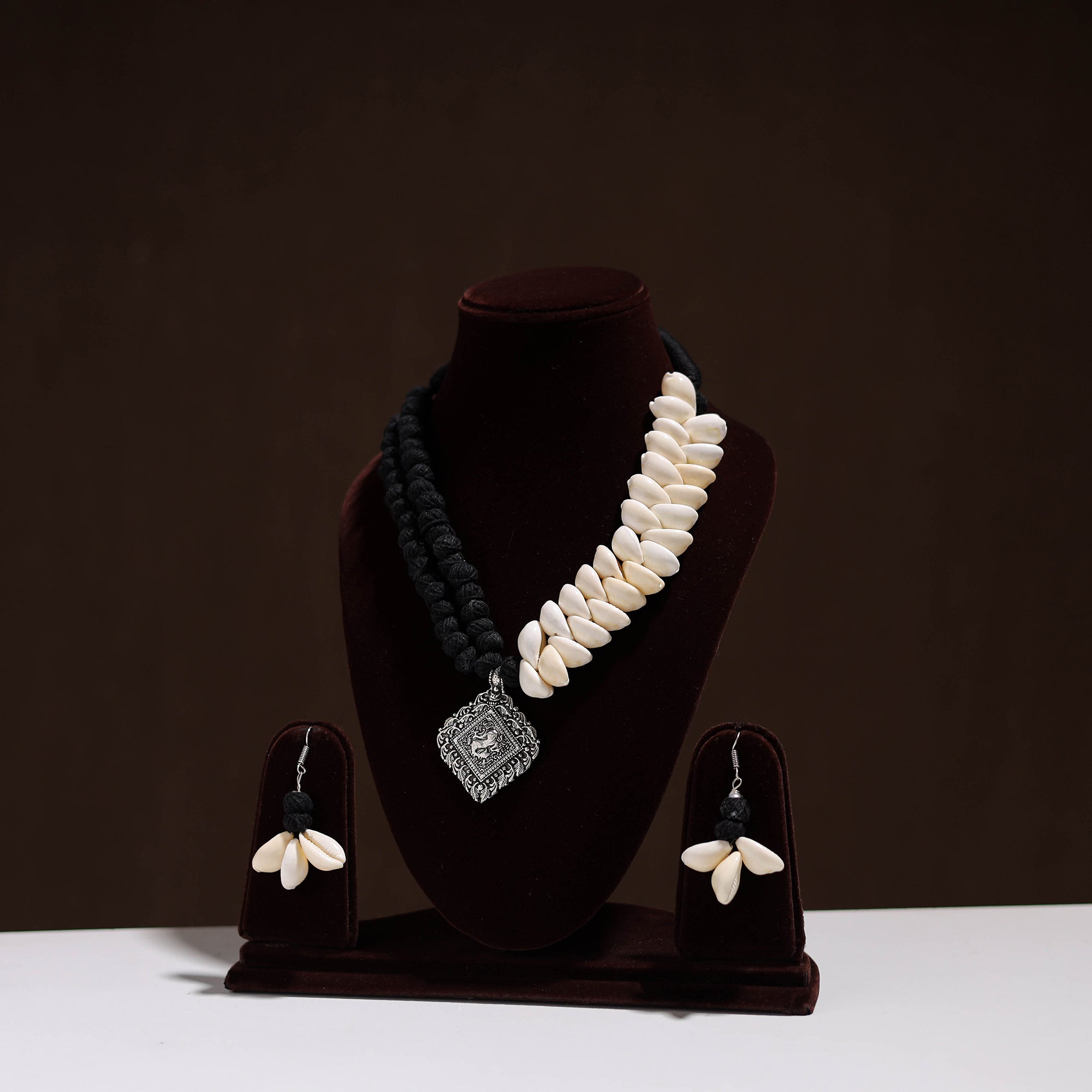 Multicolor - handcrafted german silver shell necklace set 05