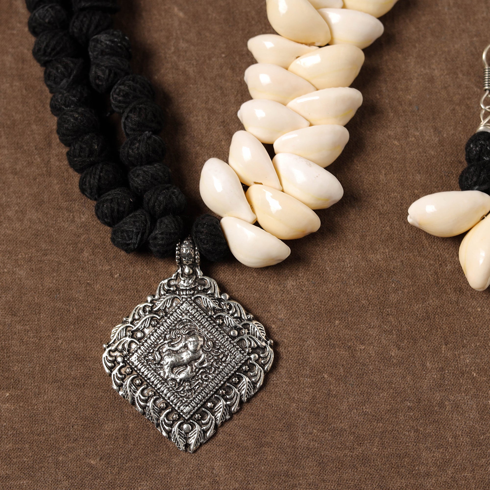 Multicolor - handcrafted german silver shell necklace set 05