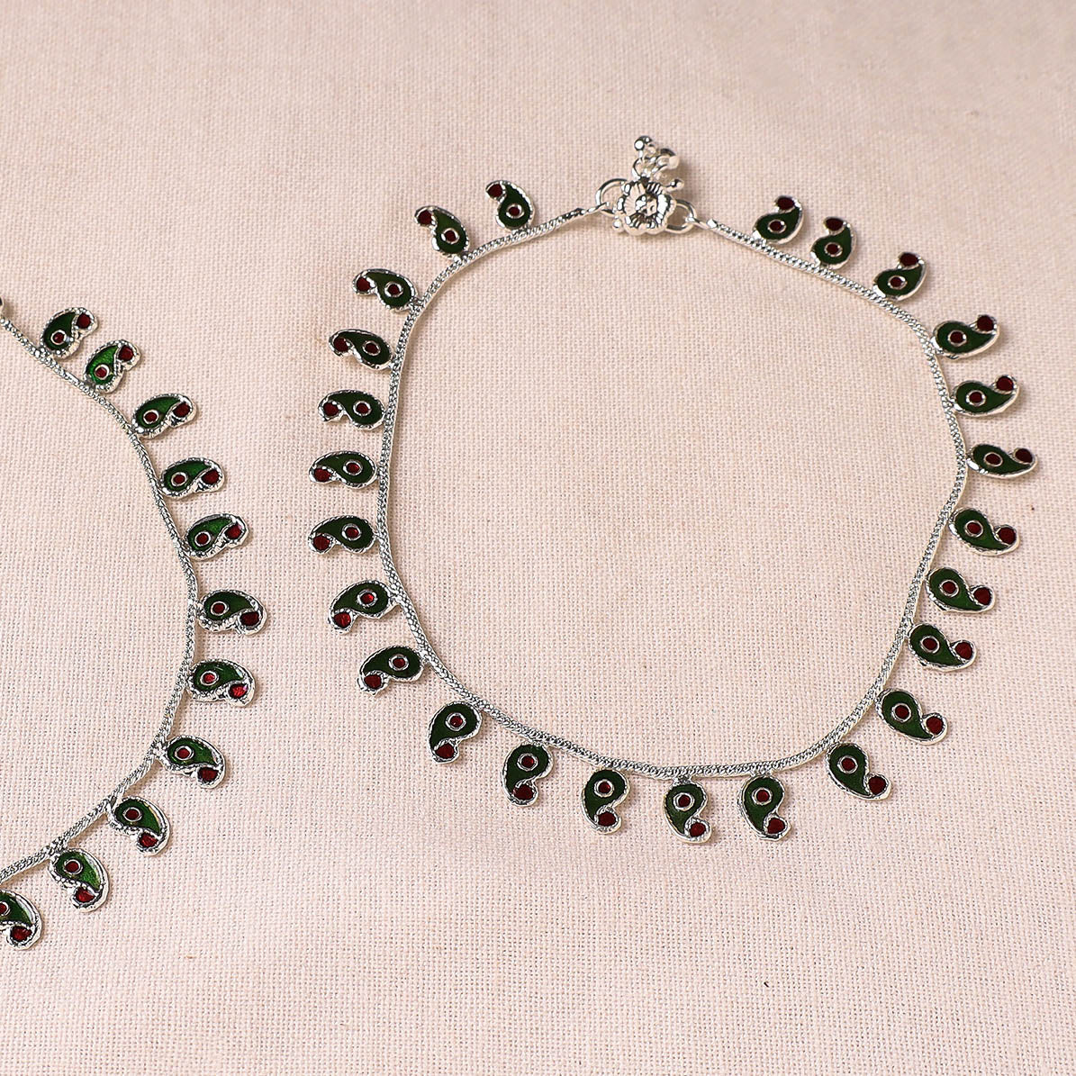 Buy Handcrafted Paka Meenakari Anklets (Pair) Online at iTokri.com