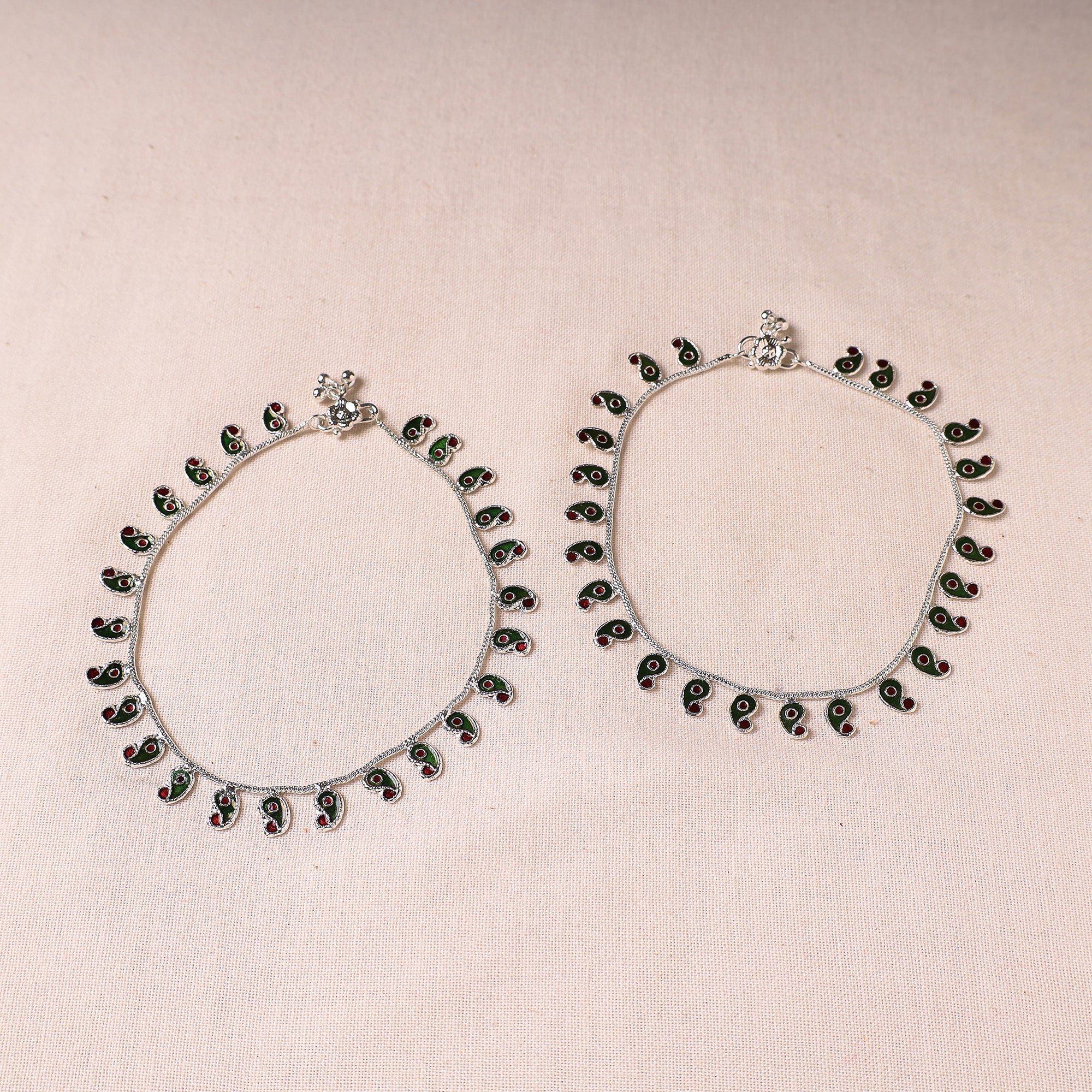 Buy Handcrafted Paka Meenakari Anklets (Pair) Online at iTokri.com