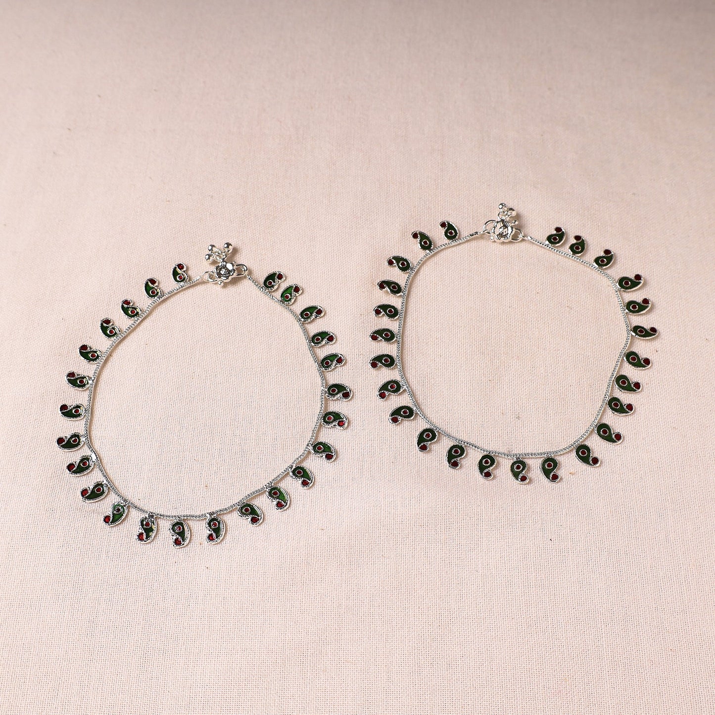 Buy Handcrafted Paka Meenakari Anklets (Pair) Online at iTokri.com