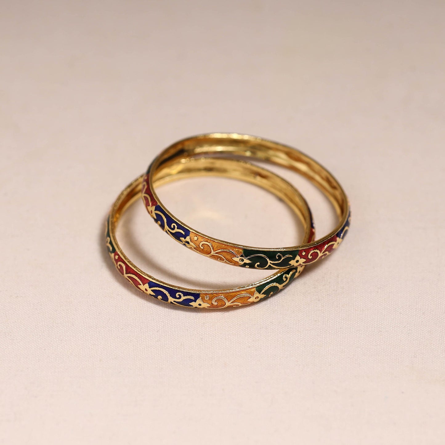 Handcrafted paka meenakari bangles (set of 2) 267