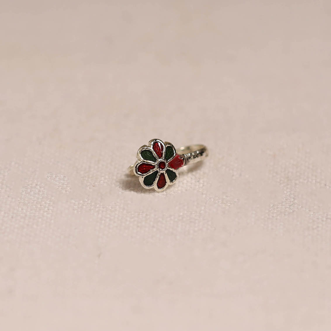 Handcrafted paka meenakari nosepin 152