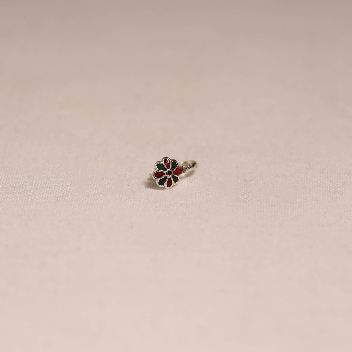 Handcrafted paka meenakari nosepin 152