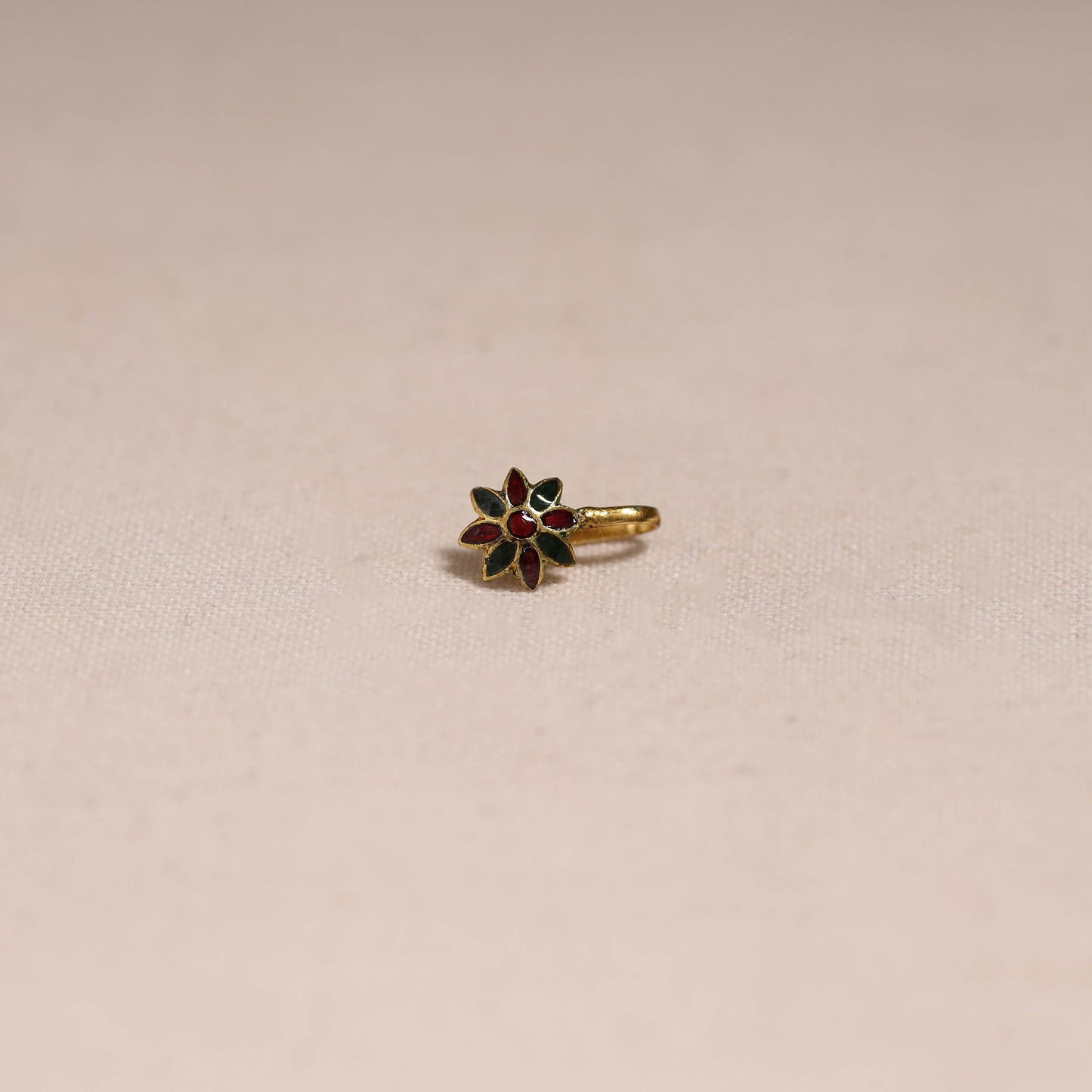 Handcrafted paka meenakari nosepin 165