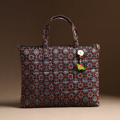 Multicolor Handcrafted Quilted Cotton Hand Bag 04