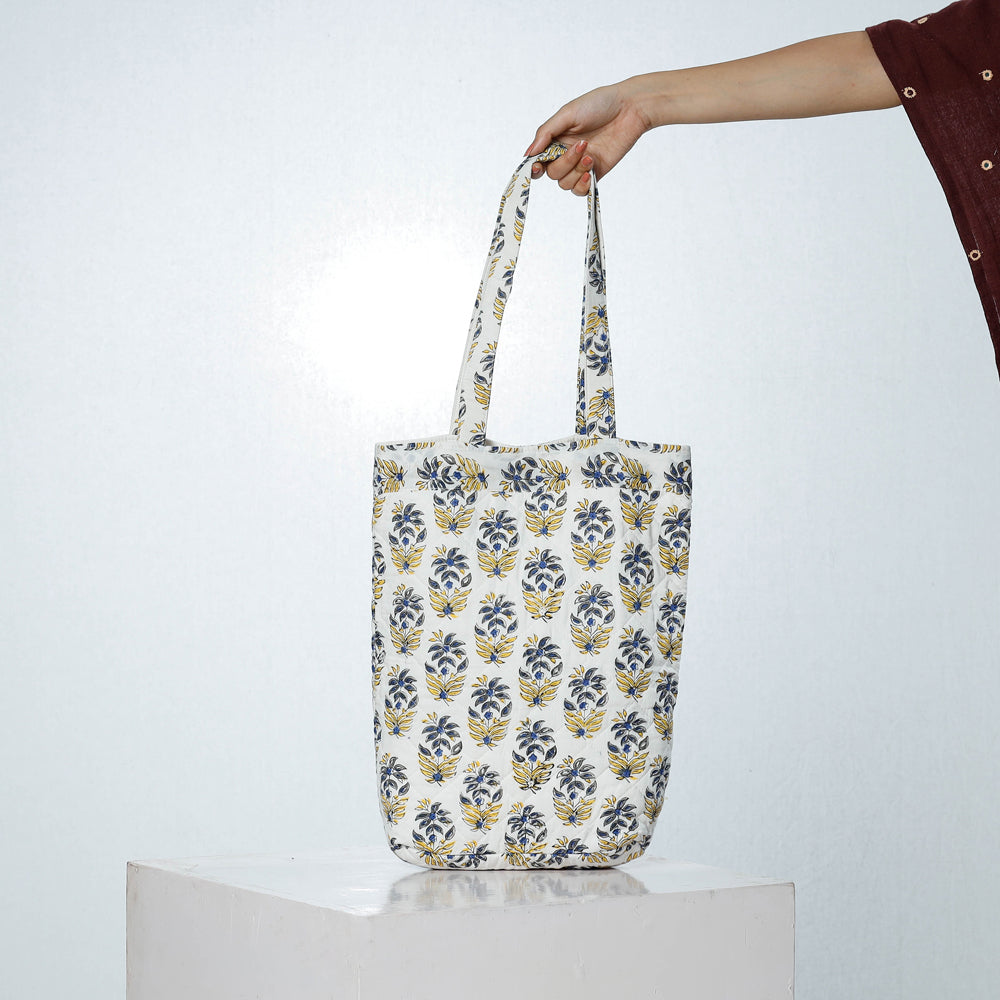Buy Handcrafted Quilted Sanganeri Block Printed Shoulder Bag Online at iTokri.com