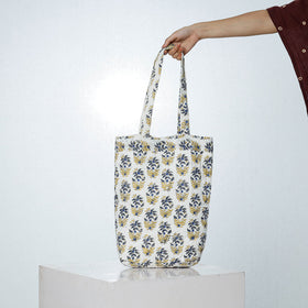 Buy Handcrafted Quilted Sanganeri Block Printed Shoulder Bag Online at iTokri.com