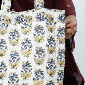 Buy Handcrafted Quilted Sanganeri Block Printed Shoulder Bag Online at iTokri.com
