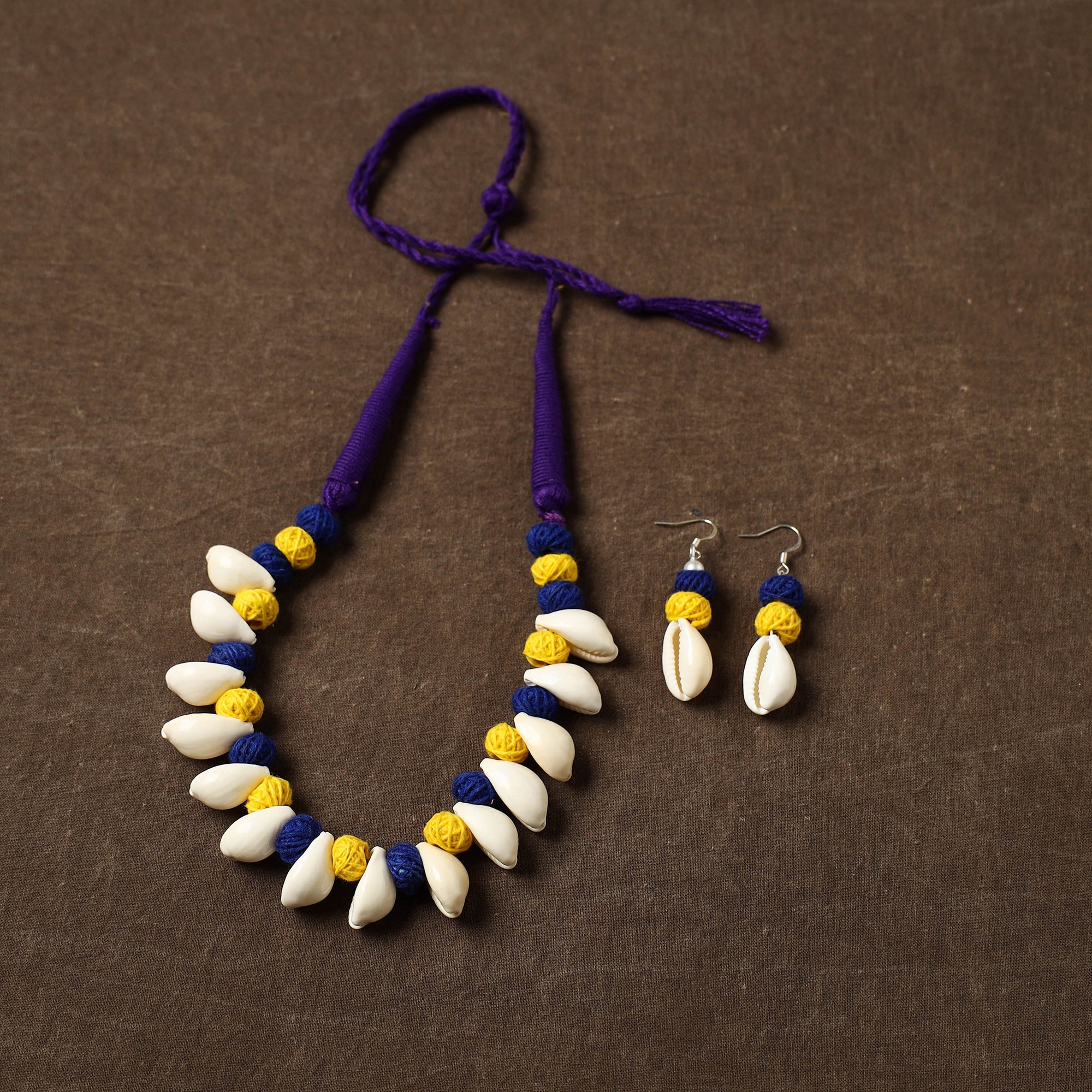 Multicolor - handcrafted shell & thread work necklace set 07