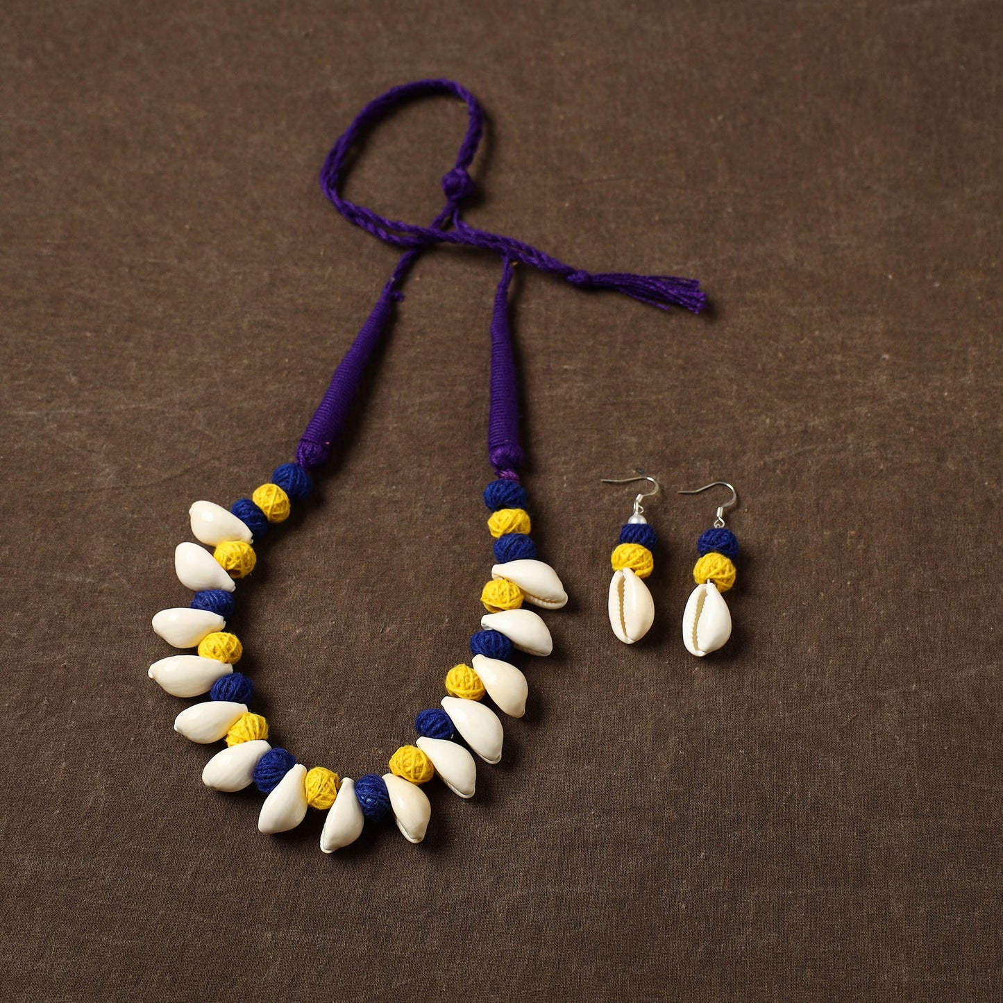 Multicolor - handcrafted shell & thread work necklace set 07