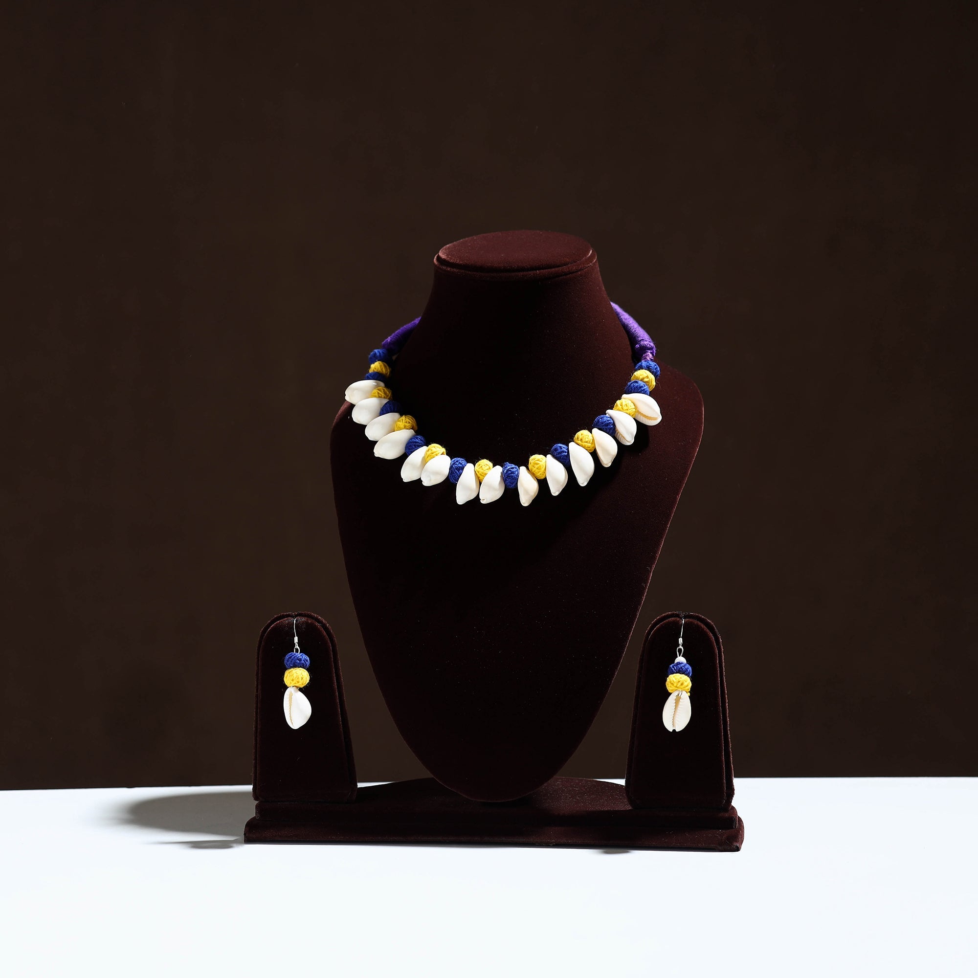 Multicolor - handcrafted shell & thread work necklace set 07