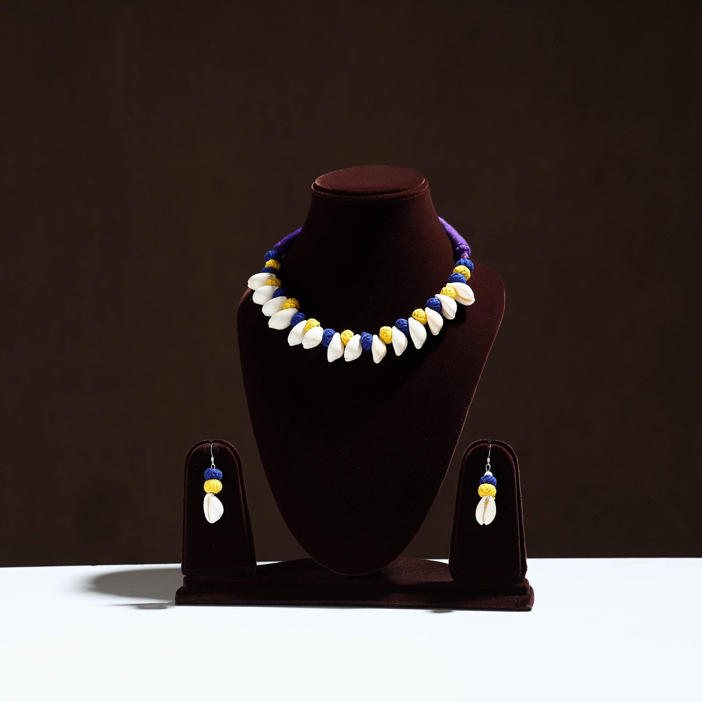 Multicolor - handcrafted shell & thread work necklace set 07