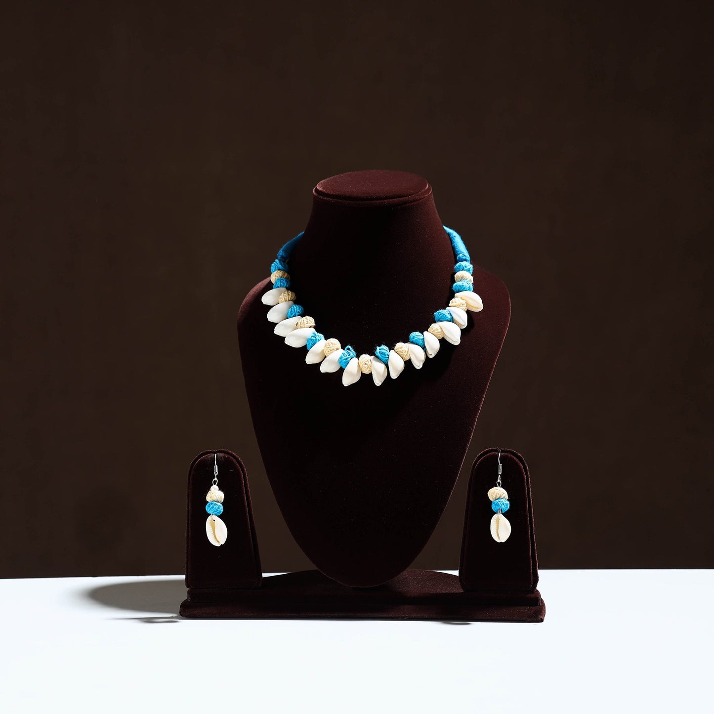 Multicolor - handcrafted shell & thread work necklace set 11