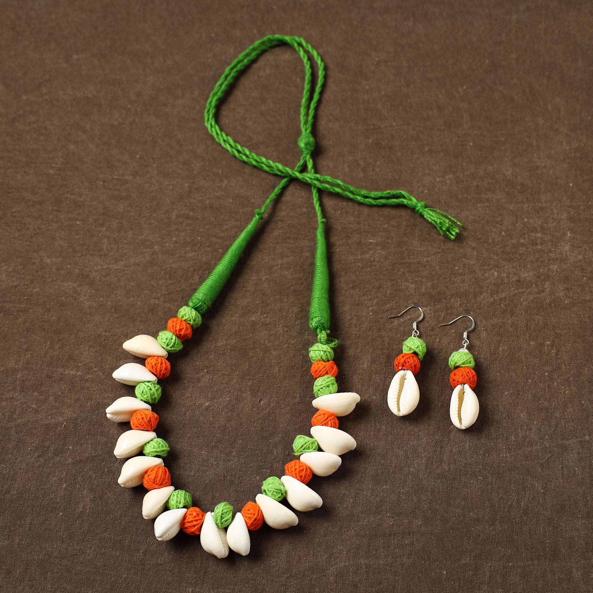 Multicolor - handcrafted shell & thread work necklace set 14