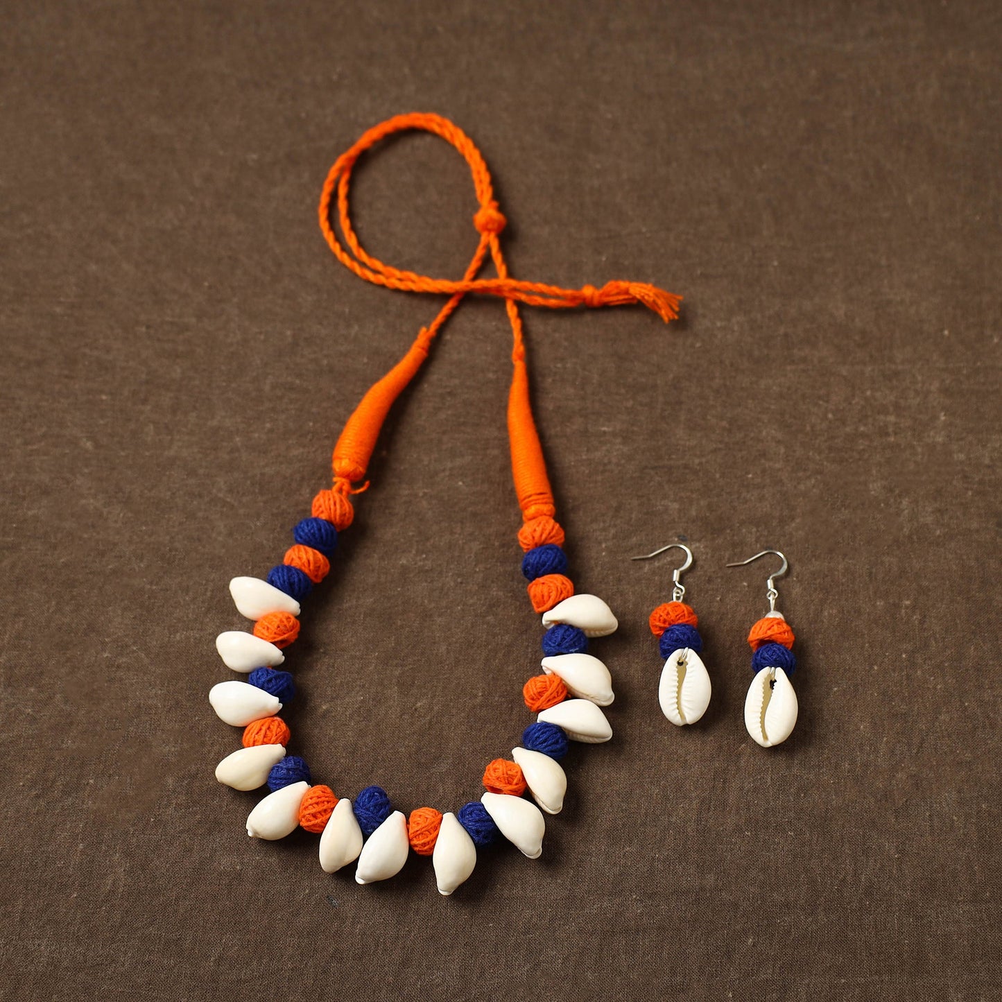 Multicolor - handcrafted shell & thread work necklace set 15