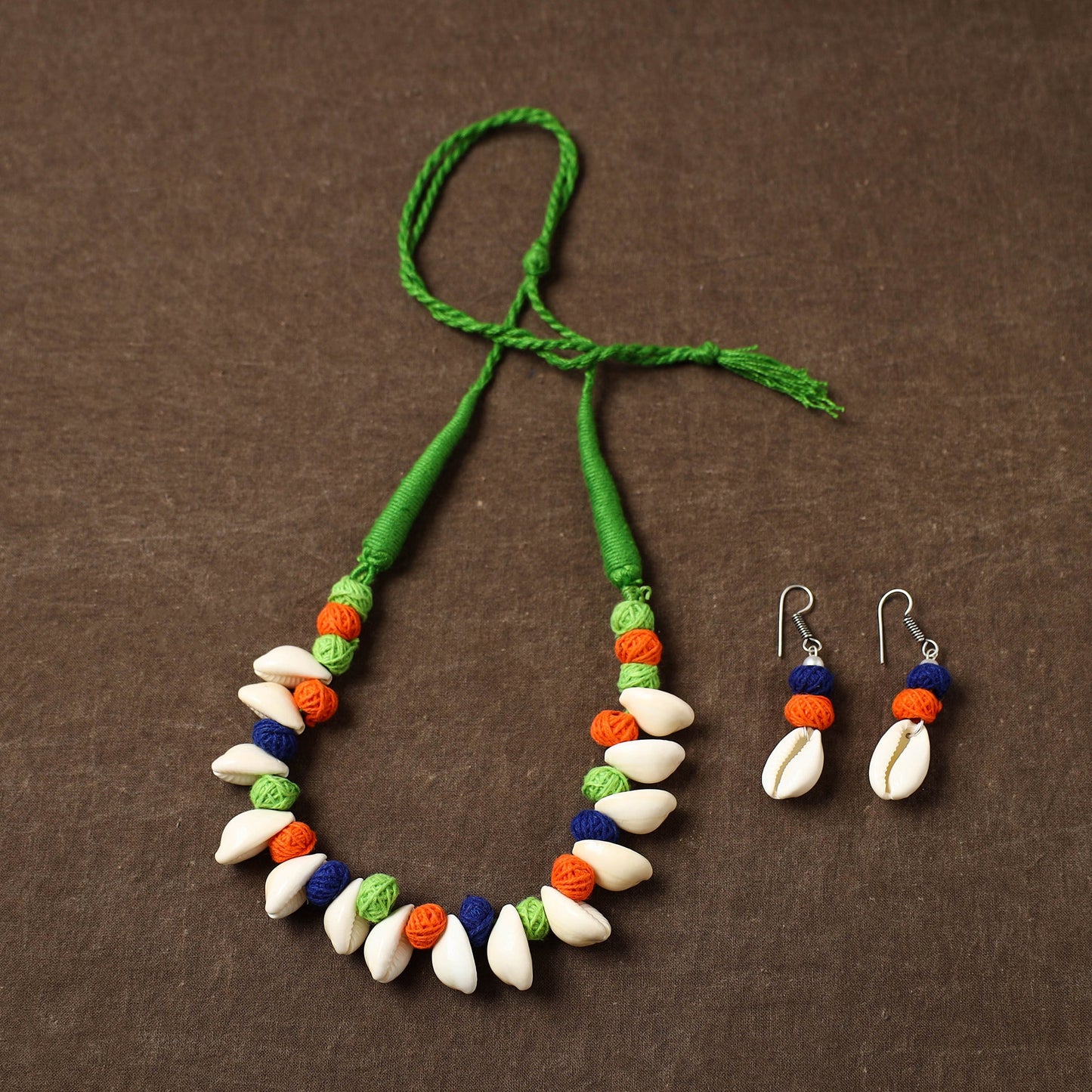 Multicolor - handcrafted shell & thread work necklace set 18