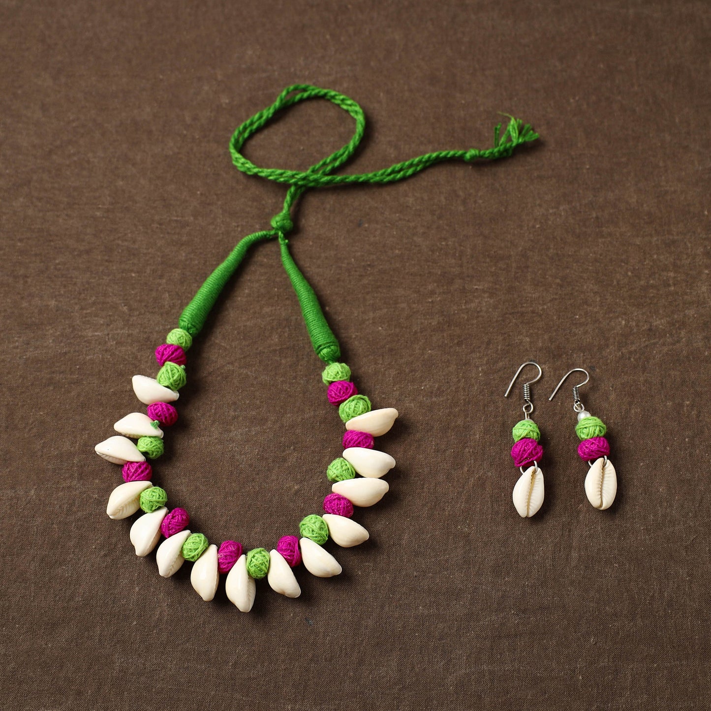 Multicolor - handcrafted shell & thread work necklace set 19